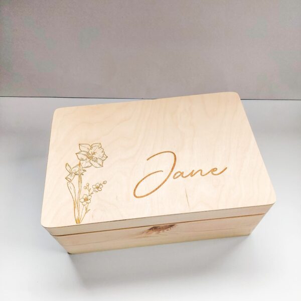 memorykist, herinneringskist, houten kist met gepersonaliseerde gravure houten geschenkkist presentatiemateriaal bedankjes doopsuiker