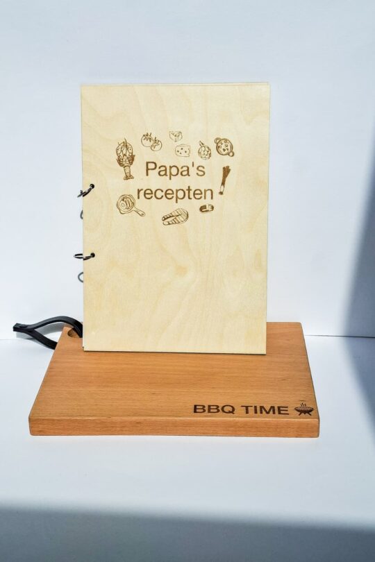gepersonaliseerd receptenboek en snijplank