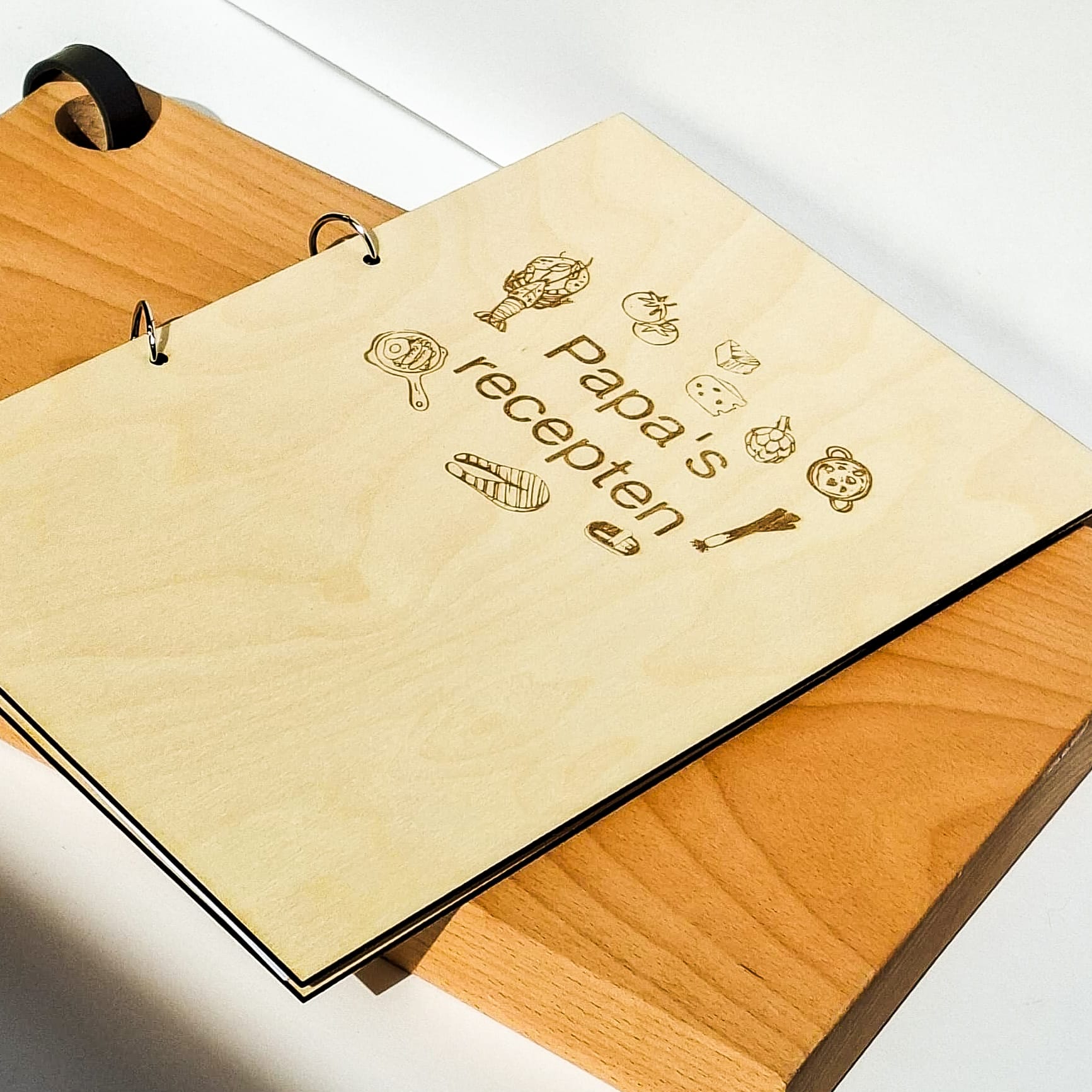 gepersonaliseerd receptenboek en snijplank